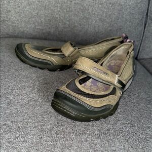 Merrell Women's Olive and Black Athletic Shoes